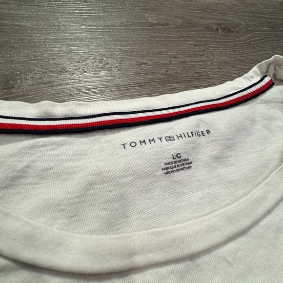 Tommy Hilfiger Shirt Womens Large White American Flag Spellout Logo Casual Adult - Picture 4 of 8